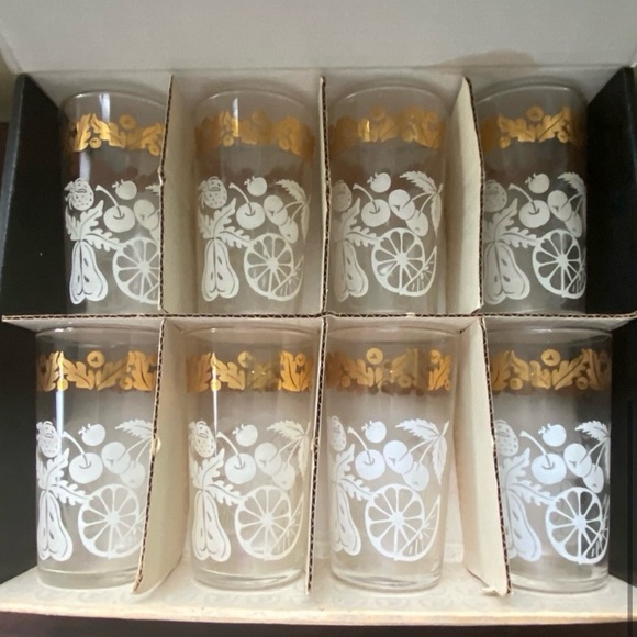 8 Vintage Federal Drinkware Glasses New in Box White Fruit Gold Leaf Design - Picture 4 of 12